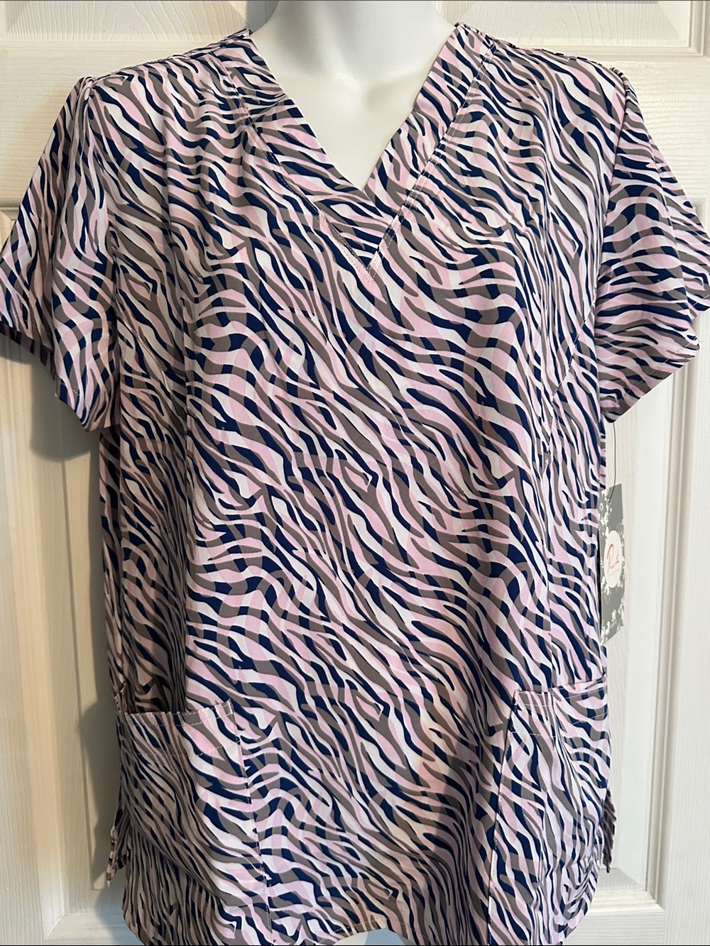 Women’s Prints by Maevn Pink & Navy Zebra Print V-Neck Scrub Top Size MD